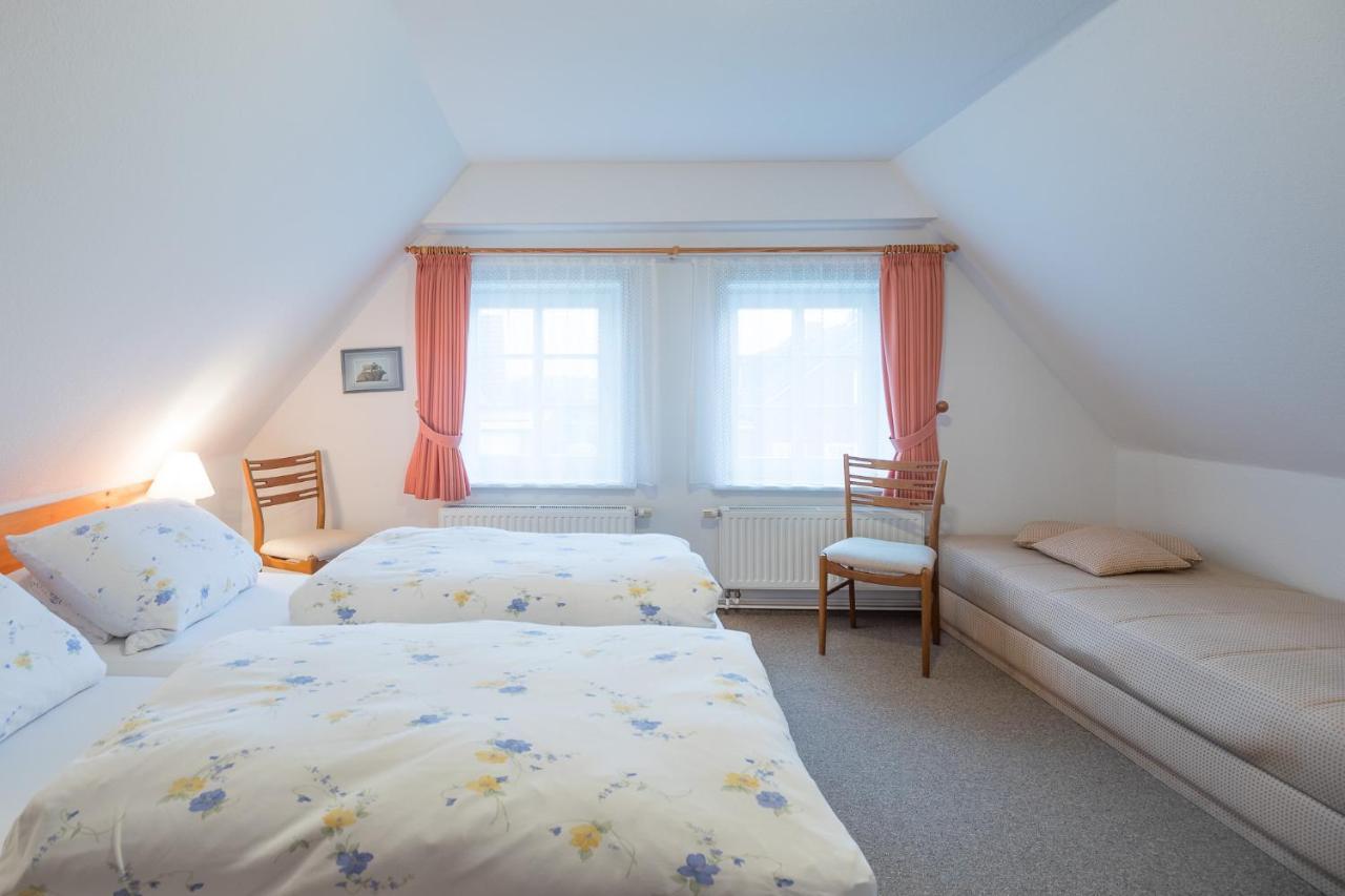 Direkt am Deich - Ferienwohnung Amrum im Gästehaus Am Badedeich Dagebüll Exterior foto